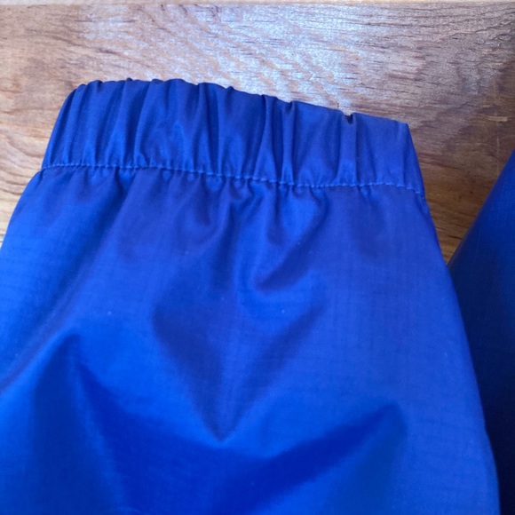 North Face Resolve Rain Jacket - Picture 5 of 8